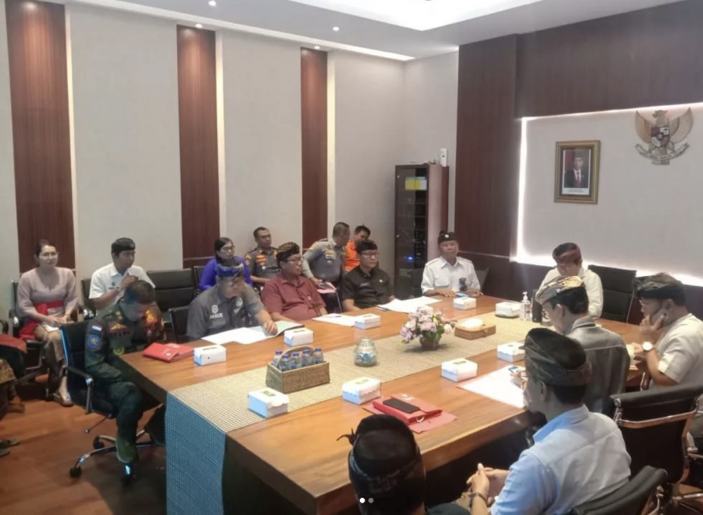 rapat terkait pengefektifan Tim Reaksi Cepat (TRC